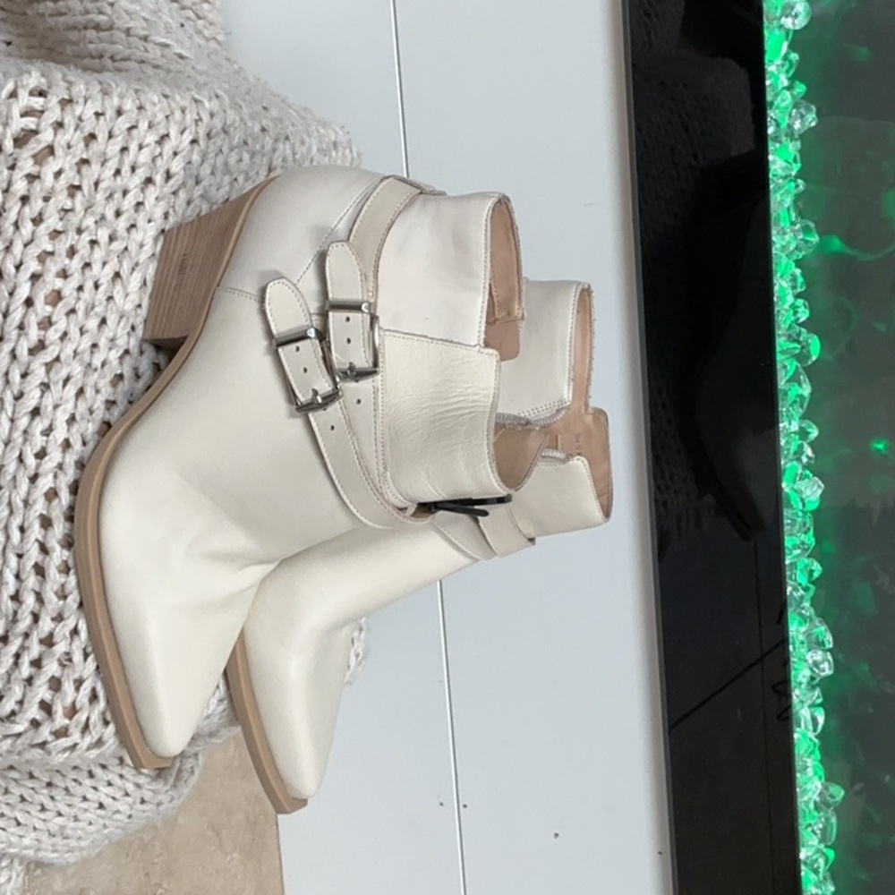 Dolce Vita White Ankle Booties with Sophisticated Design